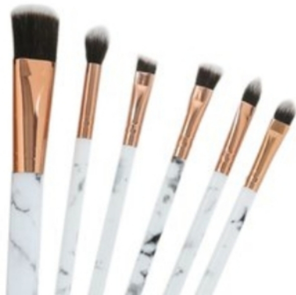 🆕️LAST SET♥️MARBLE DESIGN BRUSH SET W/ POUCH♥️ - Picture 5 of 8